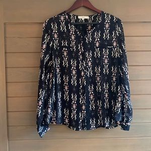 Classy blouse for any occasion!